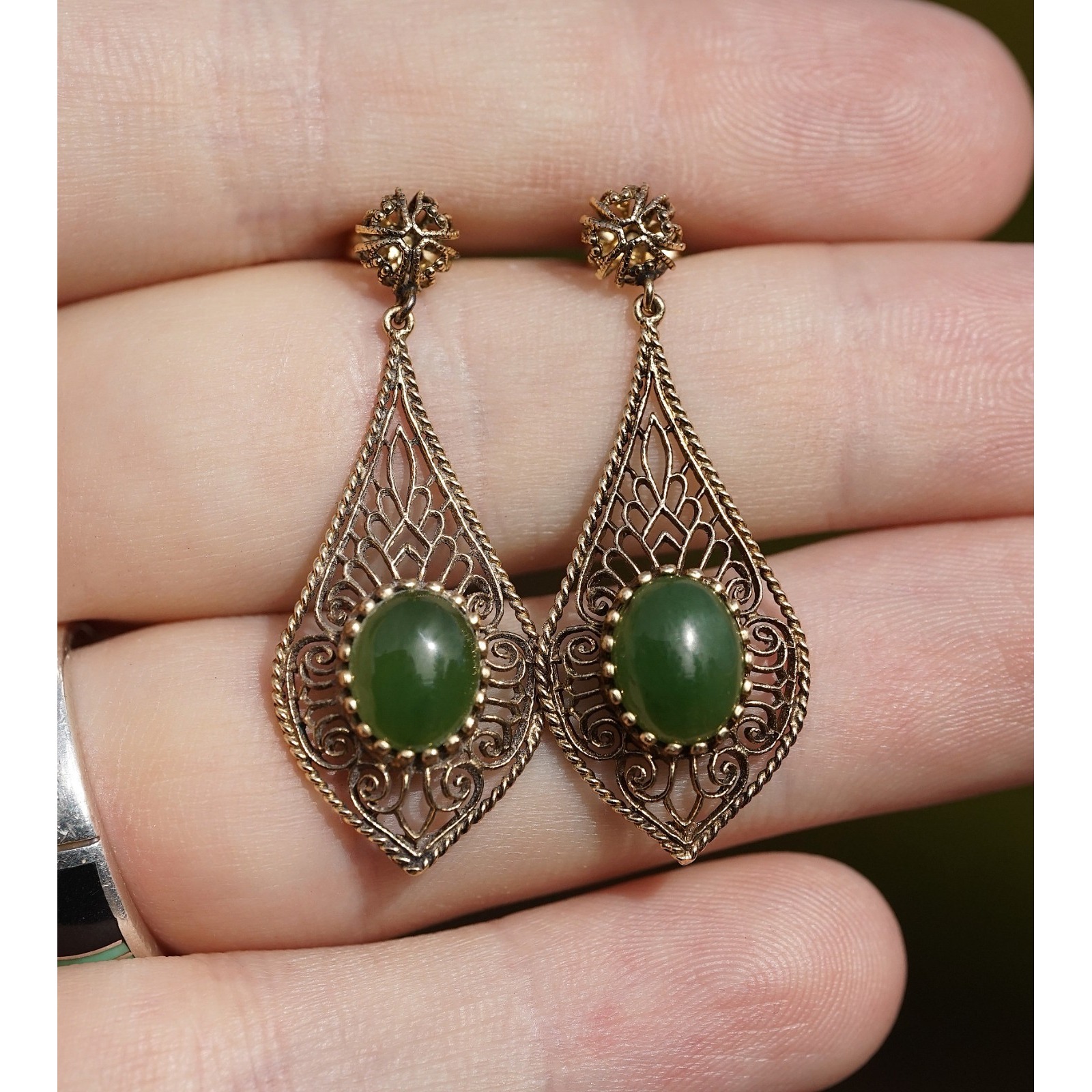 Vintage 14k Solid Yellow Gold Filigree Natural Nephrite Jade Dangle Earrings